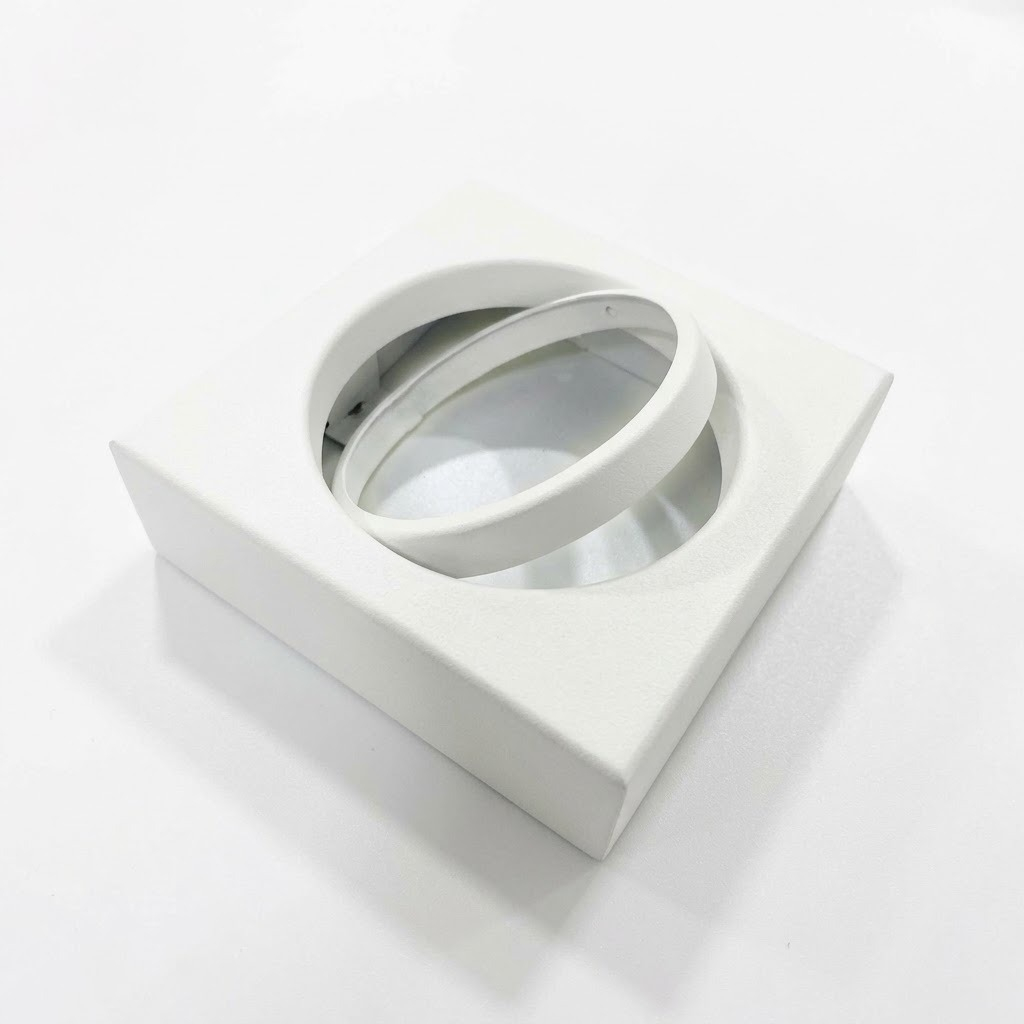 Semi embutido de AR111 Cuadrado Blanco