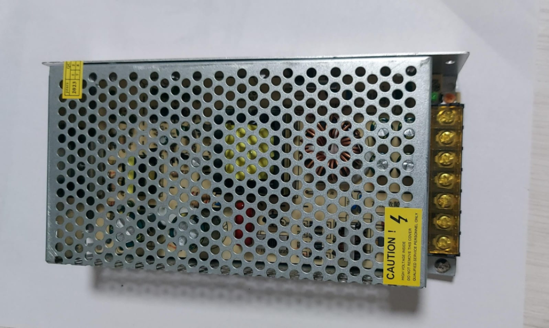 fuente metalica microperforada de 16.6A